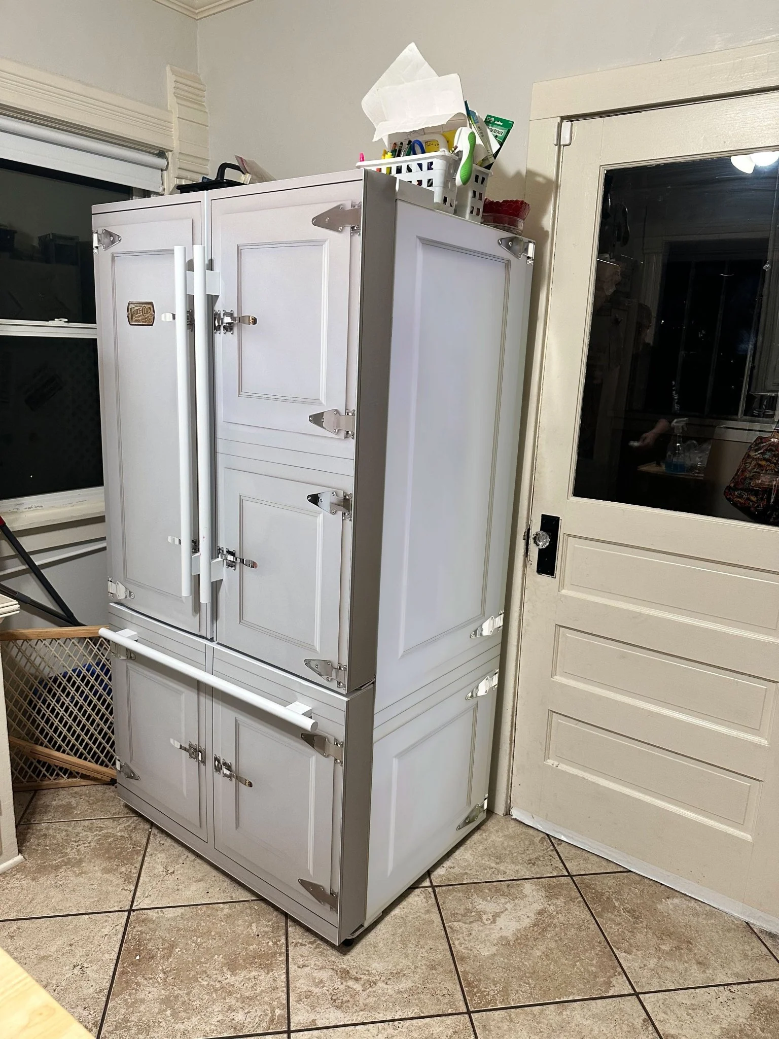 Bright Vintage ice box - Image 9